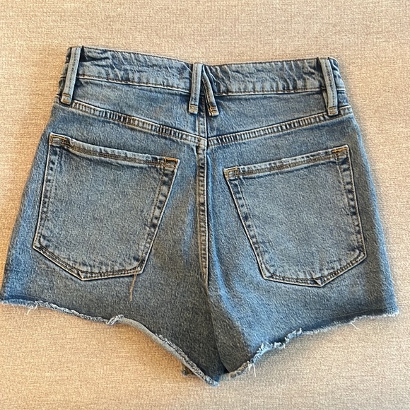 Good American bombshell denim shorts size 25 - Picture 3 of 10